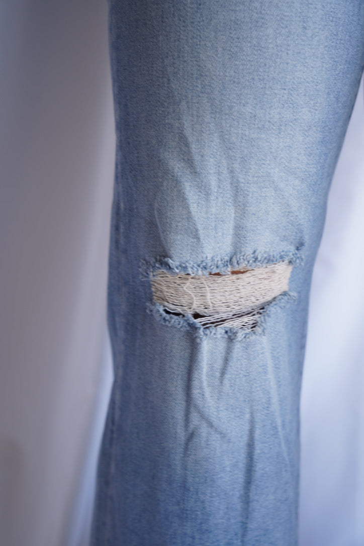 The Nori Wide Leg Crop by Hidden Jeans in Vintage Wash