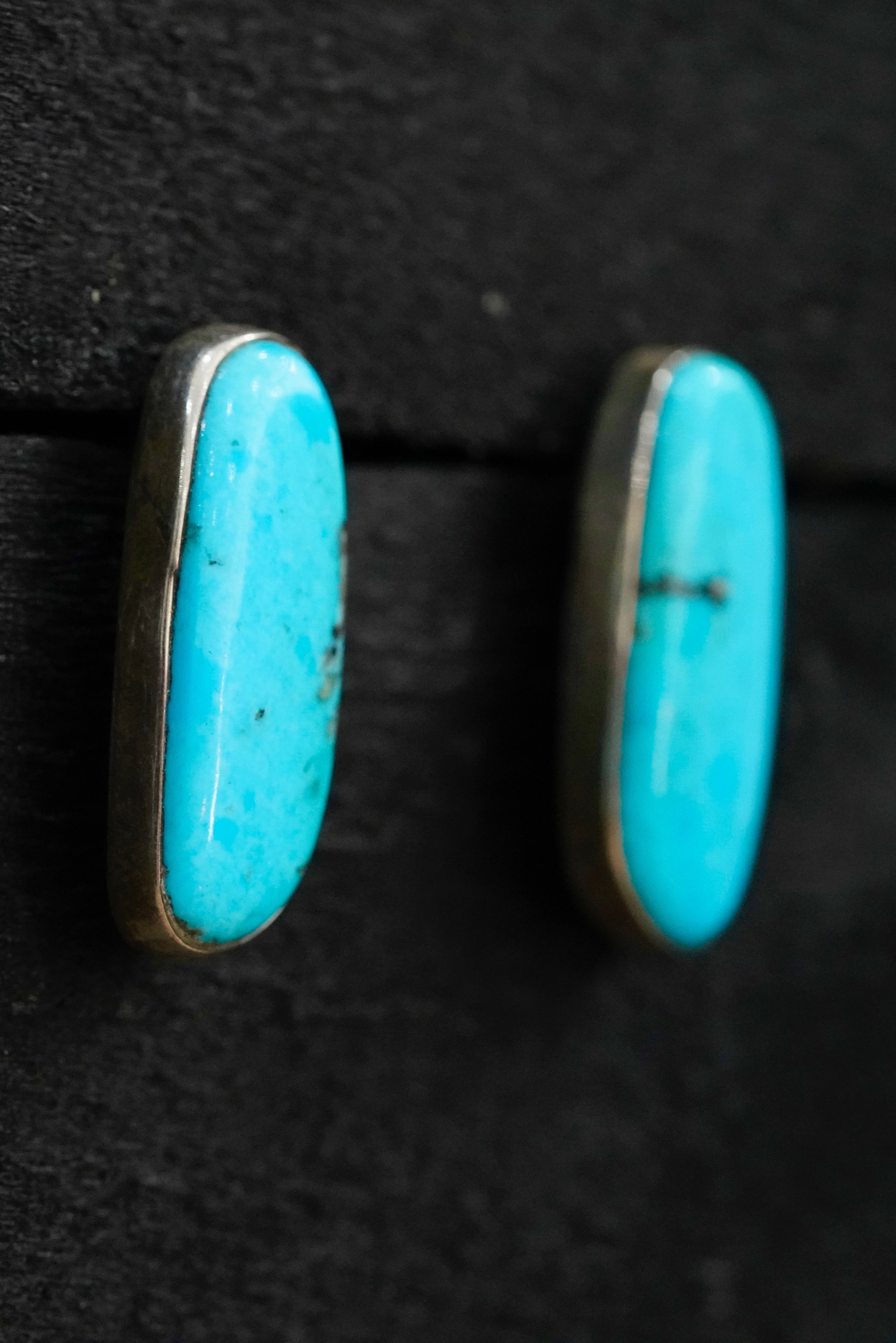 The Pranka Abstract Studs | Hi-Blue Kingman |