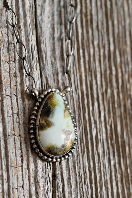 | Revival | The Sugarloaf Petite Bar Necklace | Palomino |
